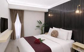 Zebra Otel Buca